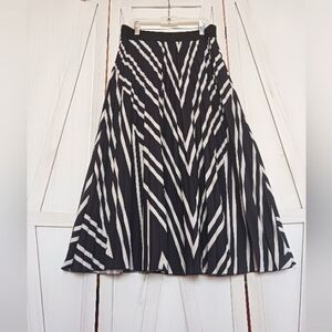 H&M Black & White Chevron Pleated Midi Skirt - S
